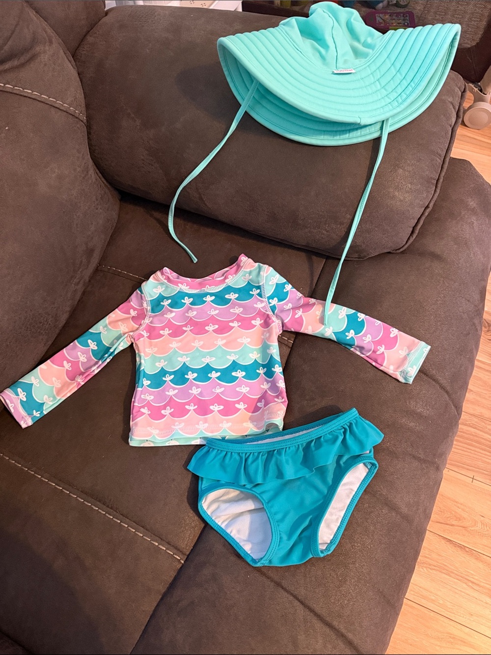 Kids Aqua Multi-Color Long Sleeve Rash Guard Set with Sun Hat 6-12 Months